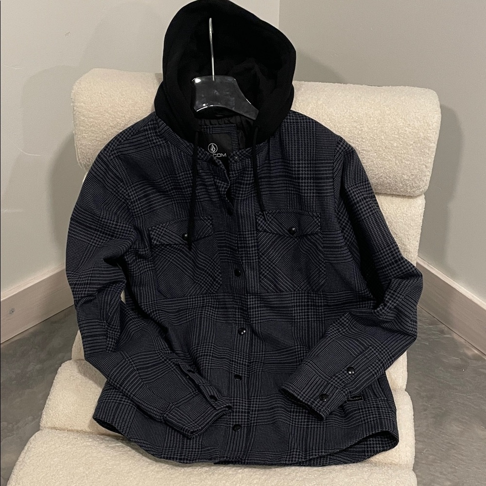 Woman’s Volcom  Black/Navy Plaid Jacket with Hood